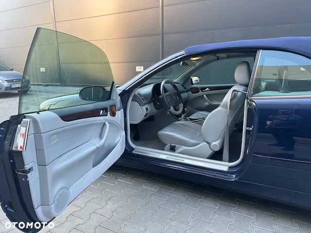 Mercedes-Benz CLK 200 - 32