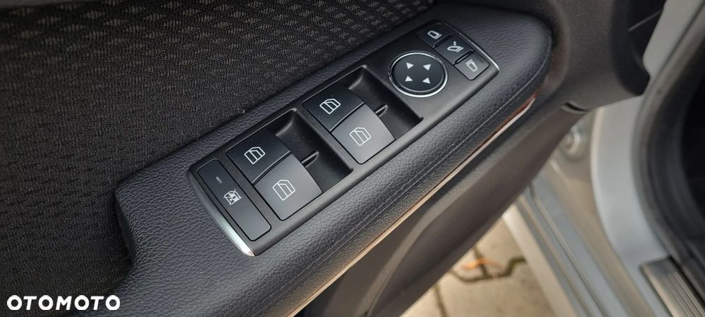 Mercedes-Benz Klasa E 220 T CDI DPF BlueEFFICIENCY Automatik Elegance - 10