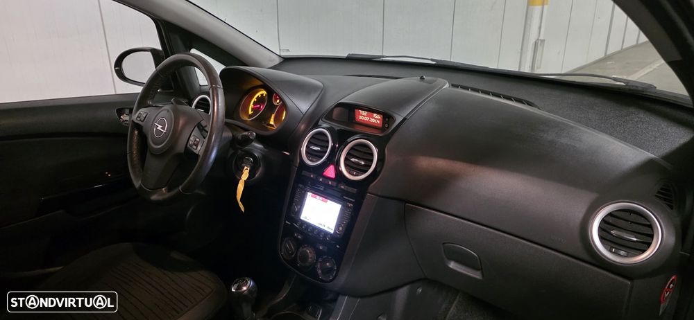 Opel Corsa 1.2 Go! FlexFuel - 9