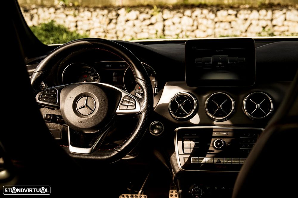 Mercedes-Benz GLA 200 d 4Matic 7G-DCT AMG Line - 10