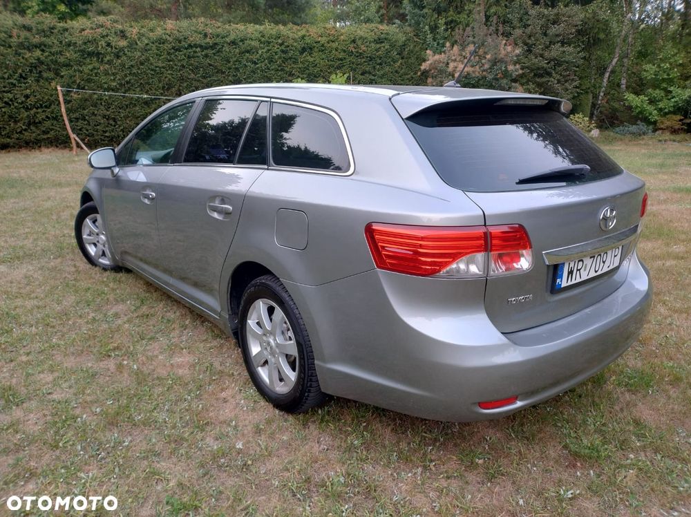 Toyota Avensis - 6
