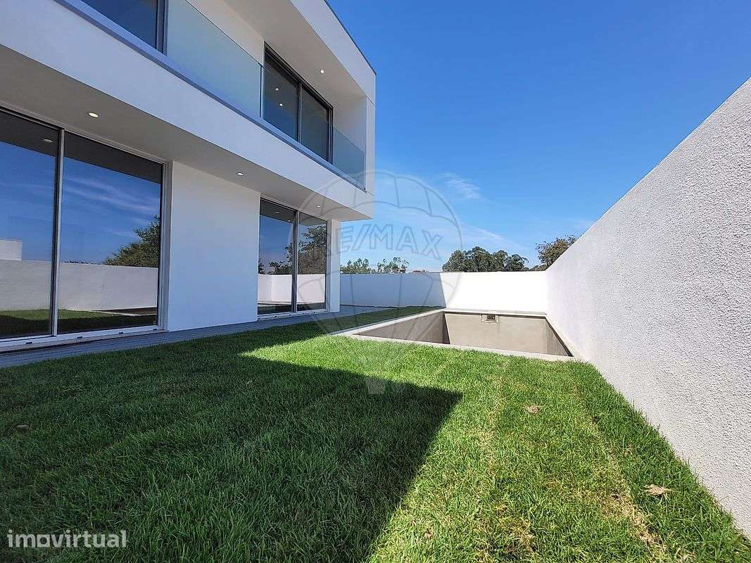 Moradia Individual T3 Nova com Piscina na zona da Várzea, Barcelos - Grande imagem: 3/14