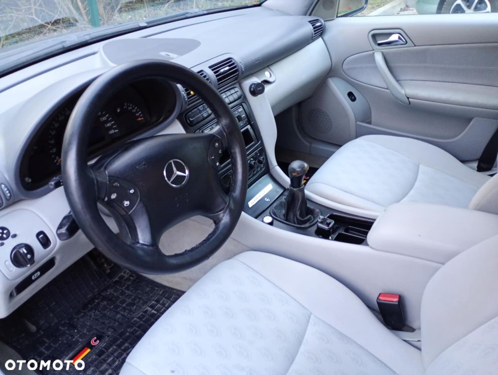 Mercedes-Benz Klasa C 180 T Kompressor Classic - 14