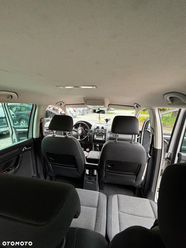 Volkswagen Touran 2.0 TDI Highline - 15