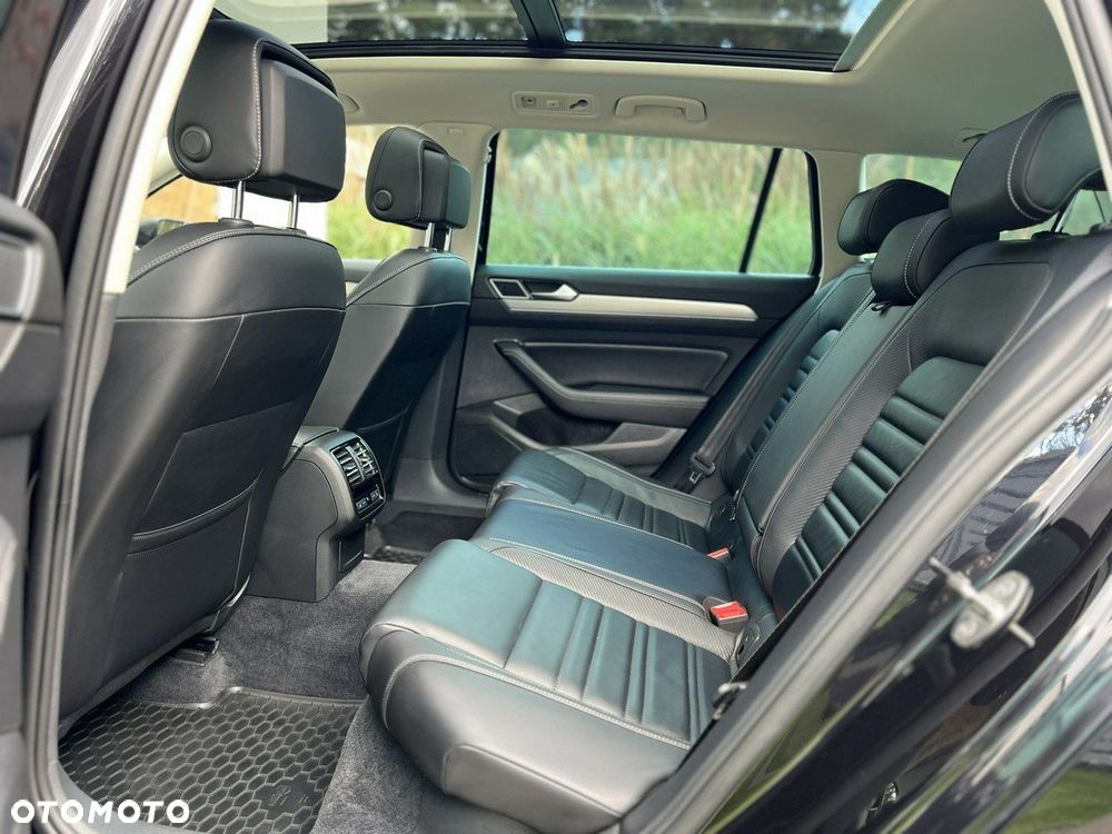Volkswagen Passat - 12