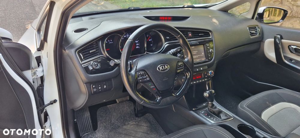 Kia Ceed 1.6 CRDi 136 DCT ISG Platinum Edition - 18