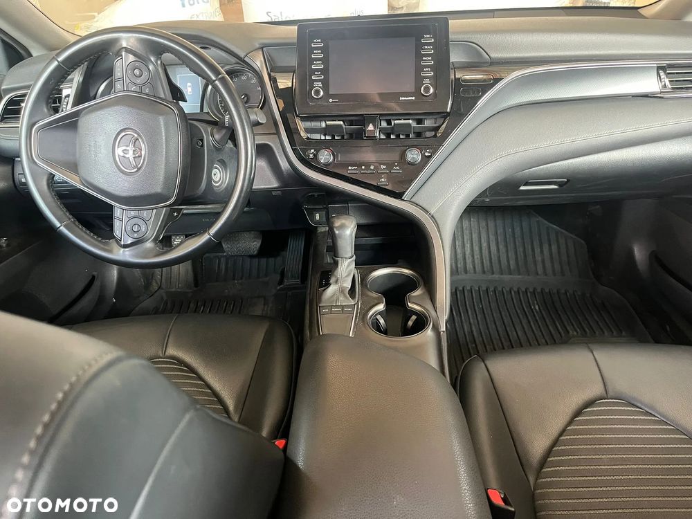 Toyota Camry - 13