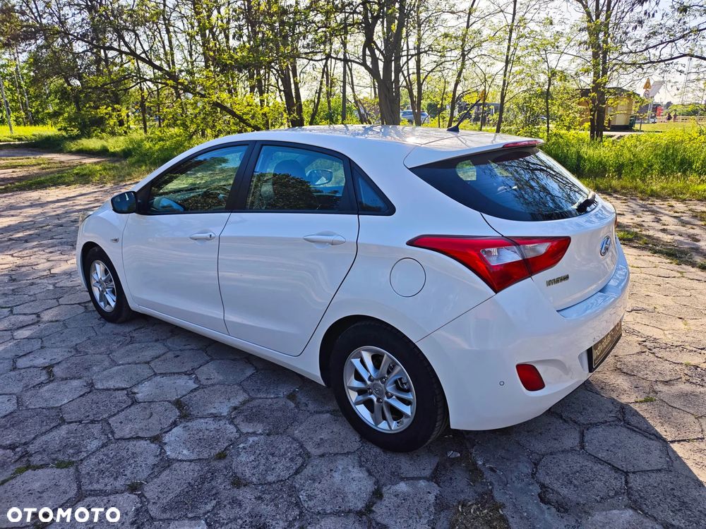 Hyundai i30 1.4 Trend - 17
