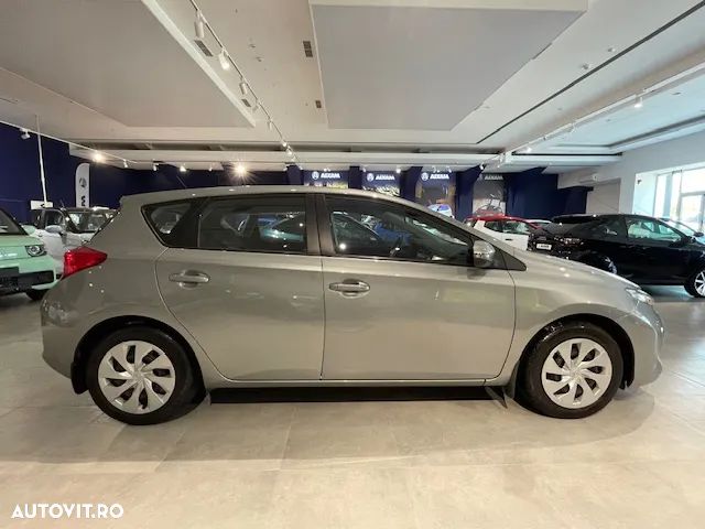 Toyota Auris - 5