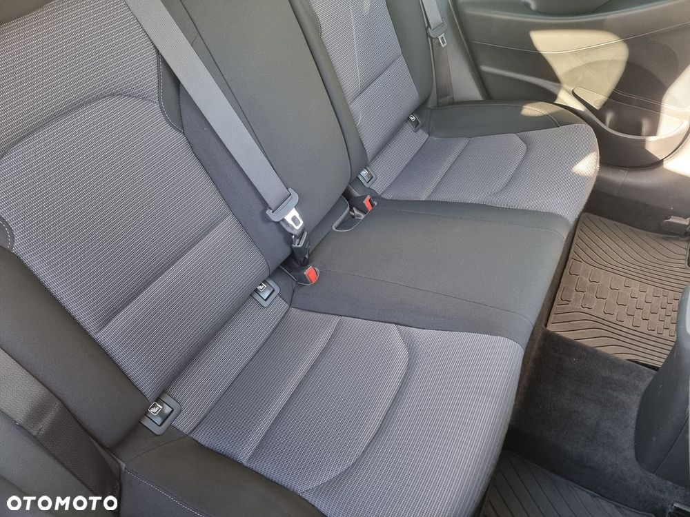 Hyundai i30 1.5 DPI Modern - 26