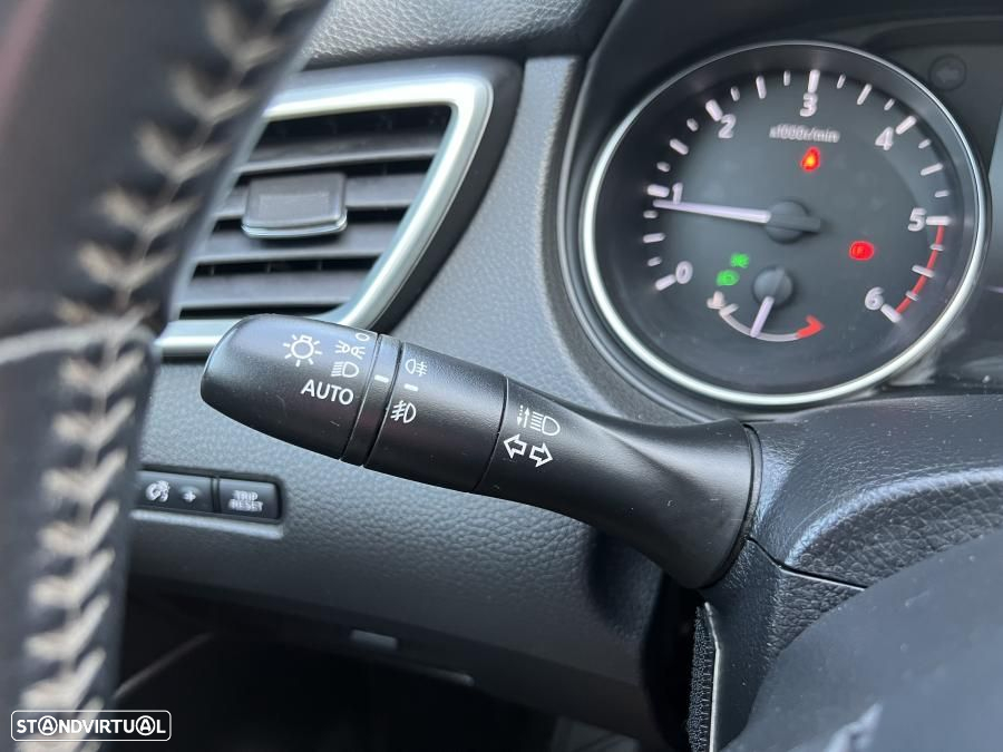 Nissan Qashqai 1.5 dCi N-Connecta Business - 28