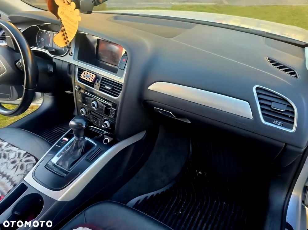 Audi A4 Limousine - 8
