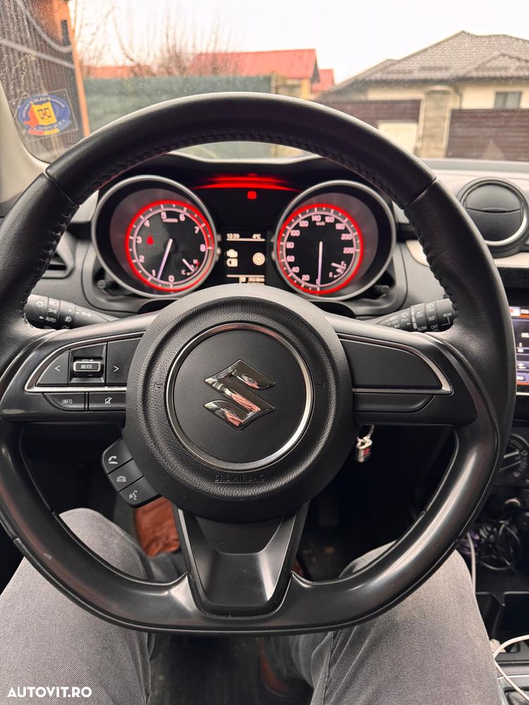 Suzuki Swift 1.2 Dualjet 12V MHEV Passion - 2