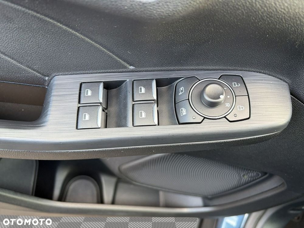 Ford Kuga - 12