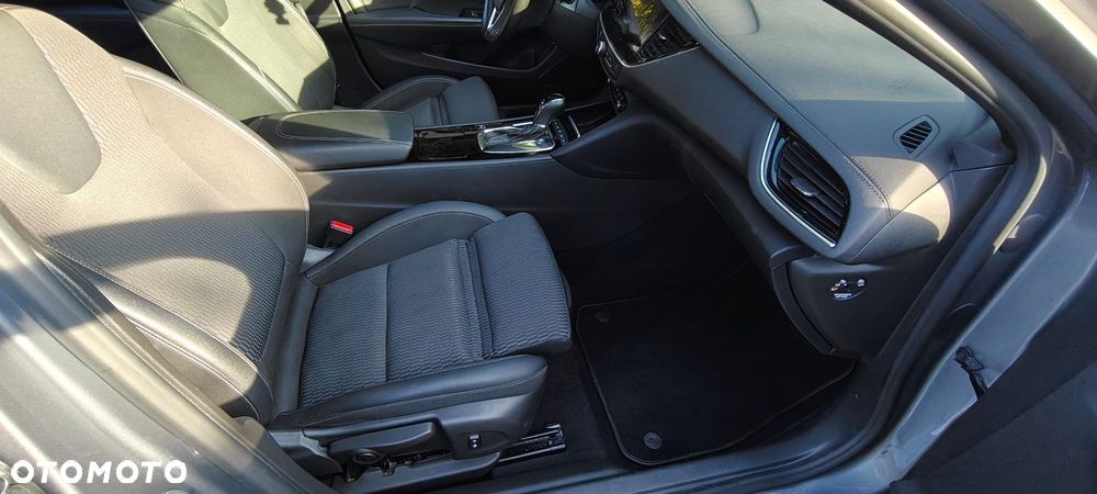 Opel Insignia - 18