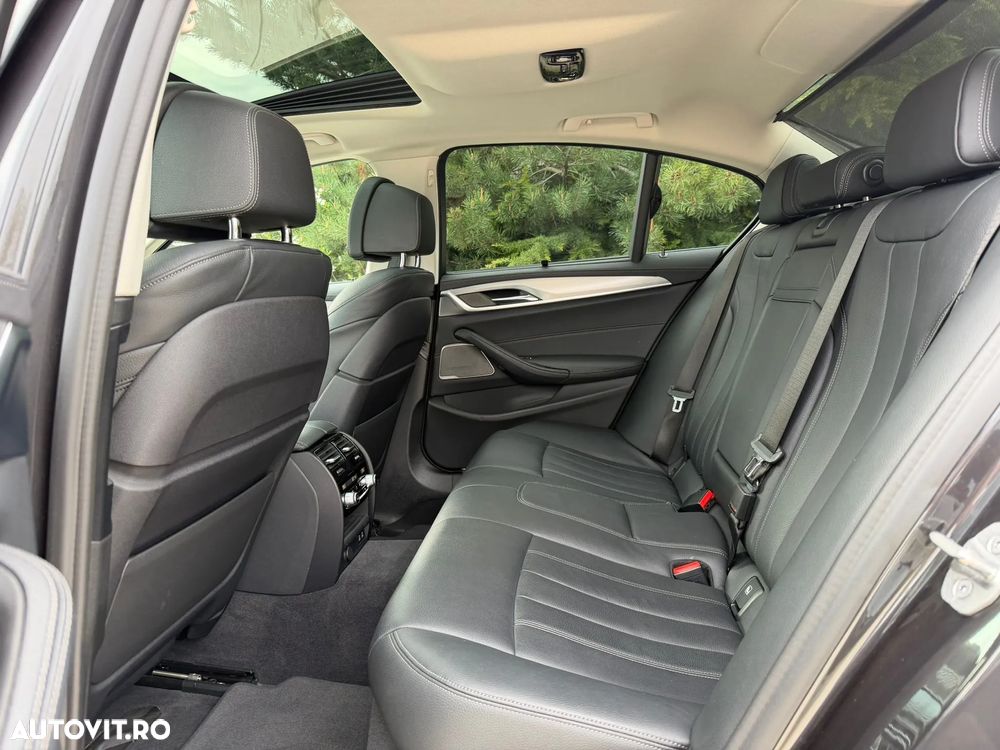 BMW Seria 5 530d xDrive AT MHEV - 16