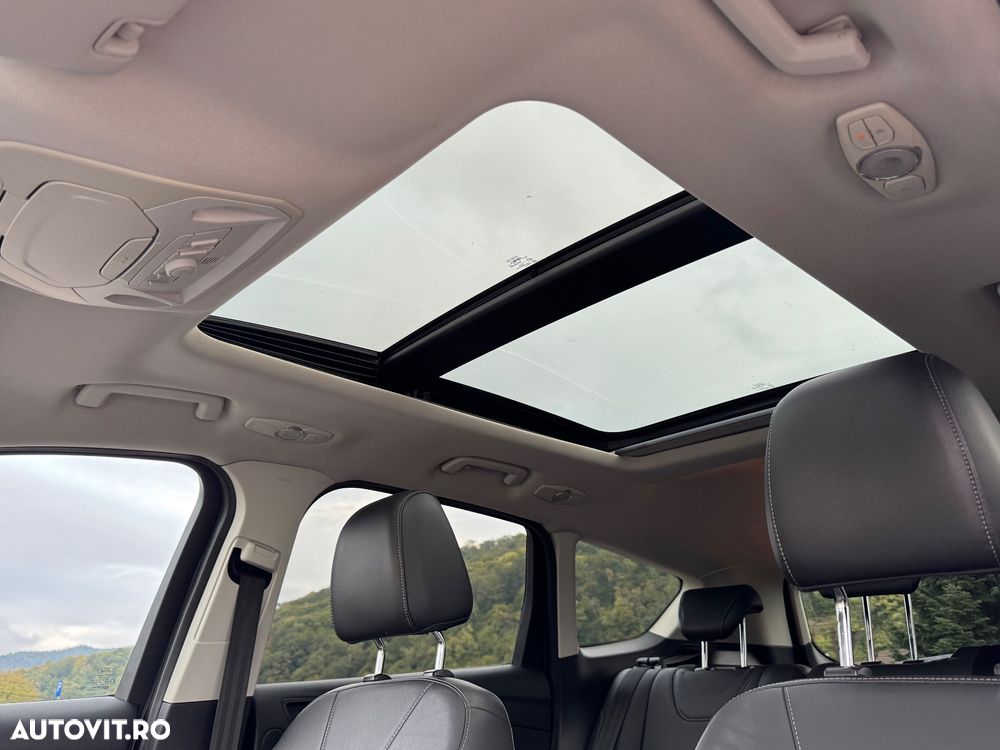 Ford Kuga - 37