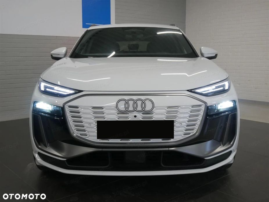 Audi Q6 e-tron - 5