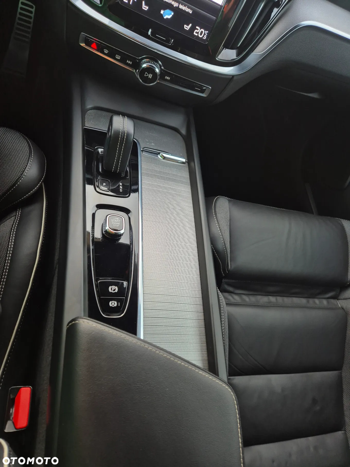 Volvo V60 T4 Momentum Pro - 21