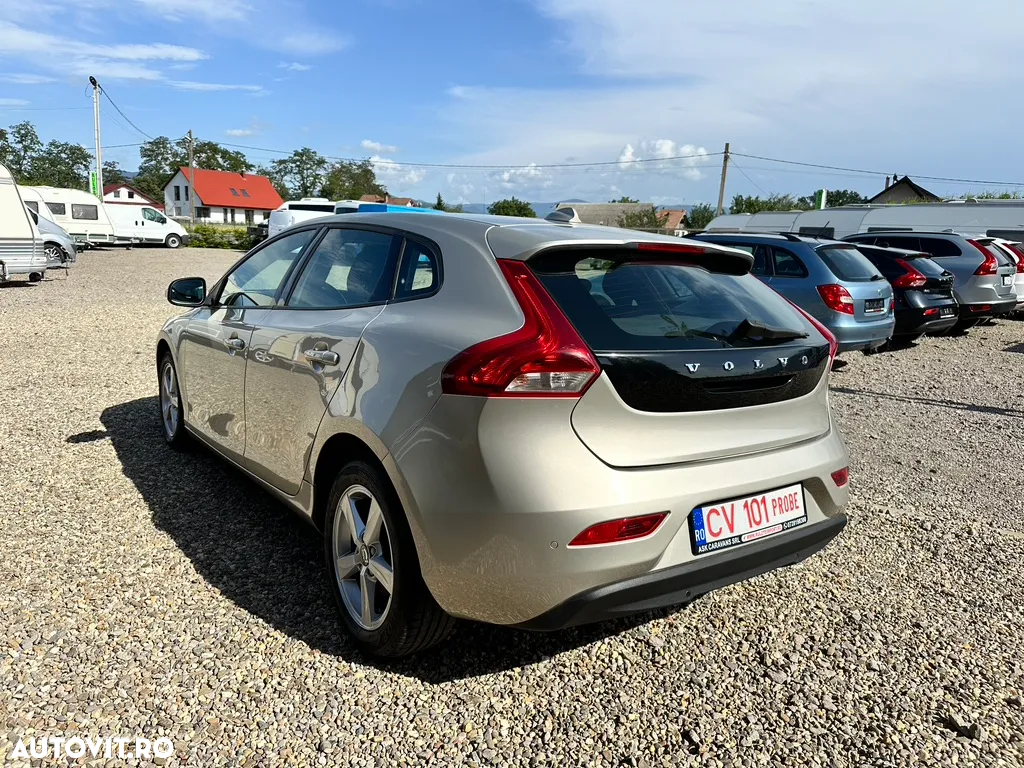 Volvo V40 D2 DRIVe Momentum - 6