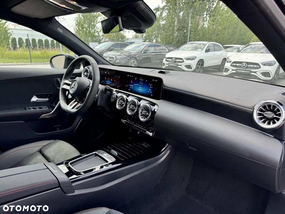 Mercedes-Benz Klasa A AMG 35 4Matic AMG Speedshift DCT 7G - 17