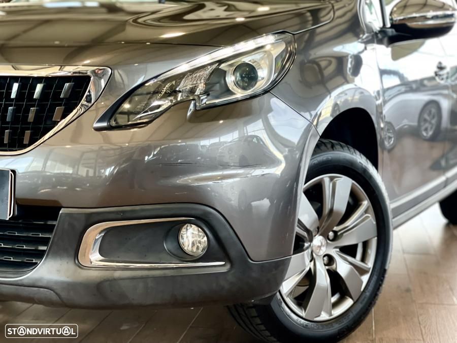 Peugeot 2008 1.2 PureTech Style - 6