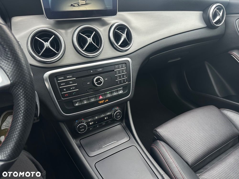 Mercedes-Benz CLA 220 d 7G-DCT AMG Line - 11