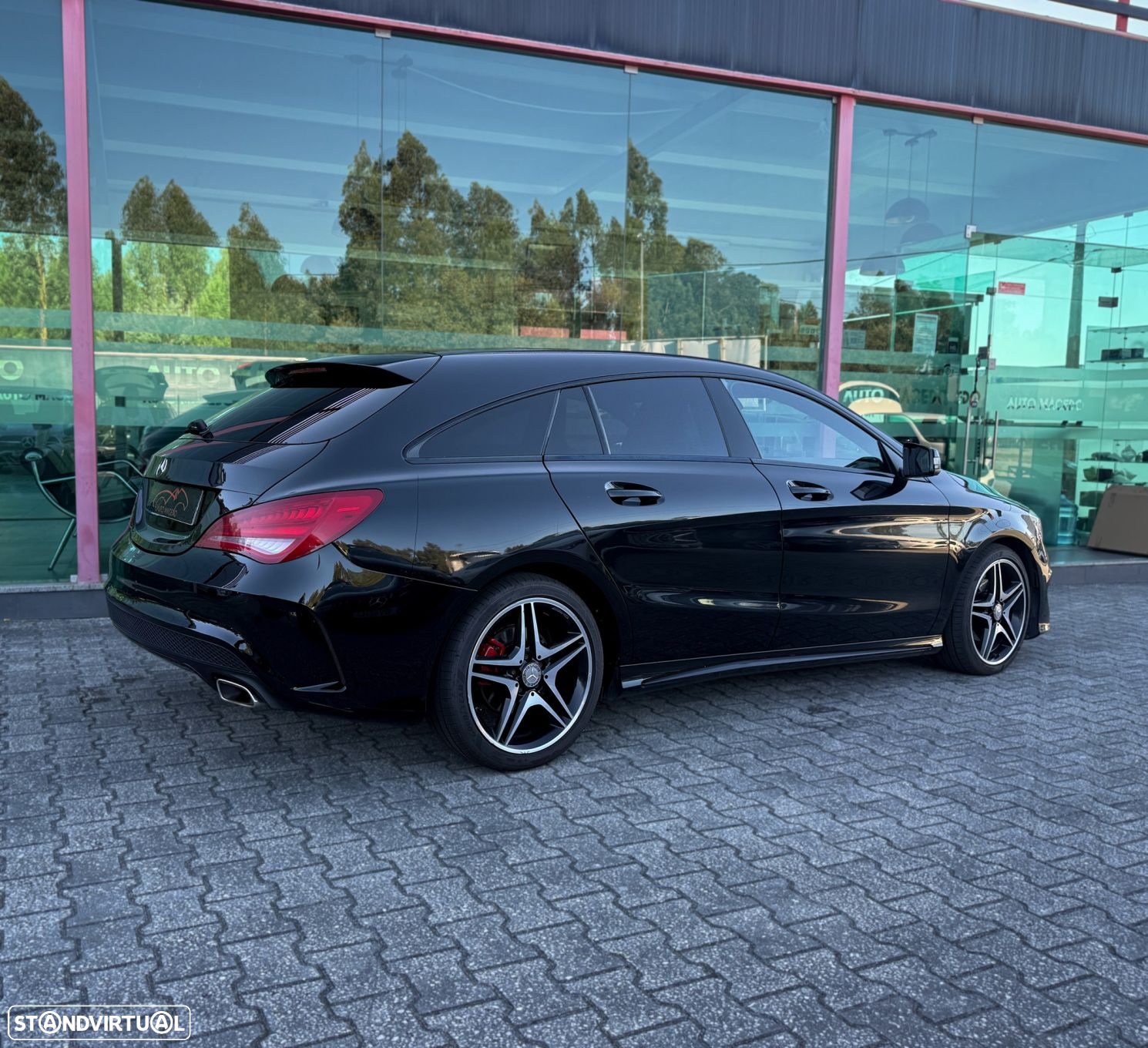 Mercedes-Benz CLA 200 d Shooting Brake AMG Line - 5