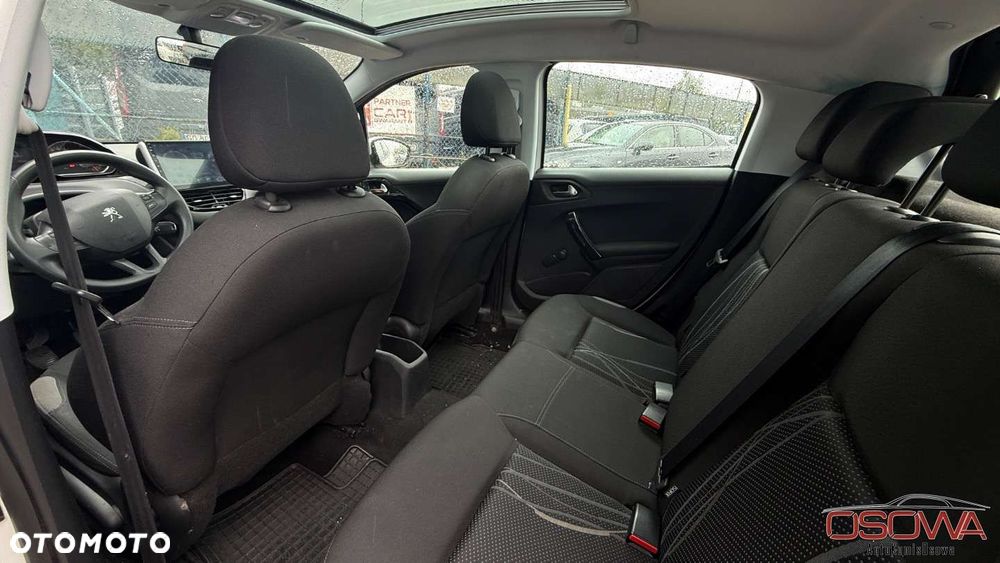 Peugeot 208 1.2 VTi Style - 25