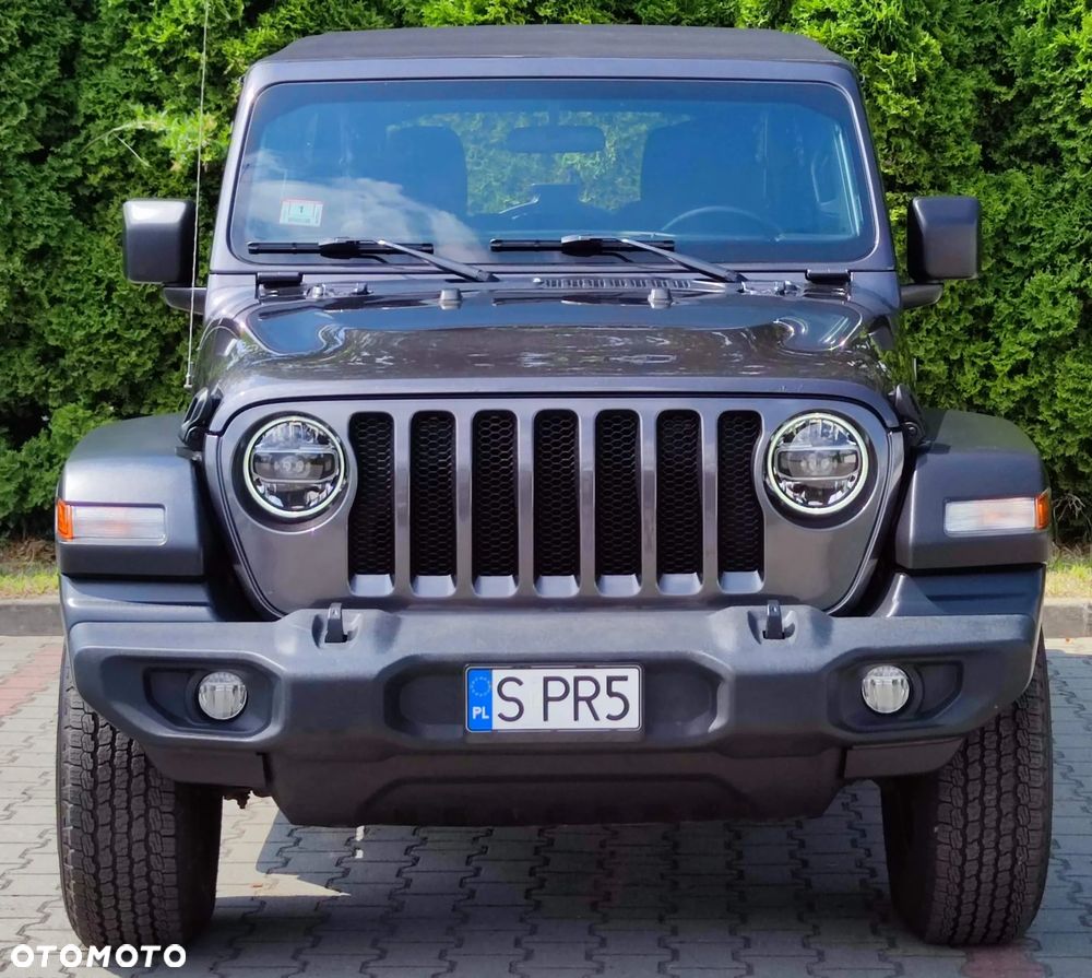 Jeep Wrangler - 8