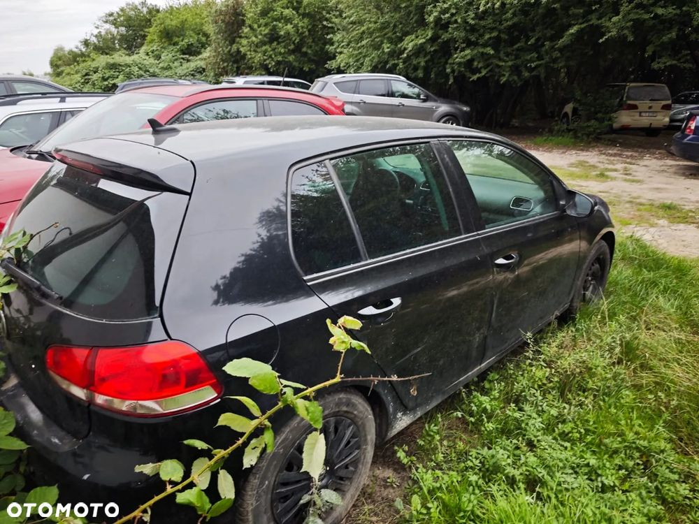 Volkswagen Golf VI 1.6 TDI BlueMot Comfortline DSG - 4