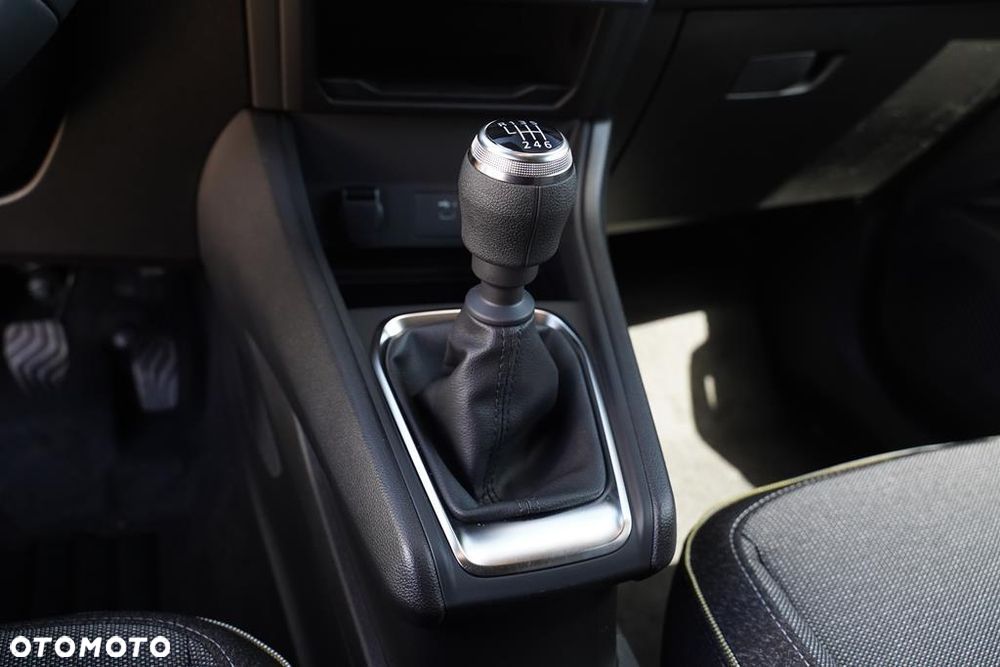 Renault Captur 1.3 TCe mHEV Techno EDC - 22