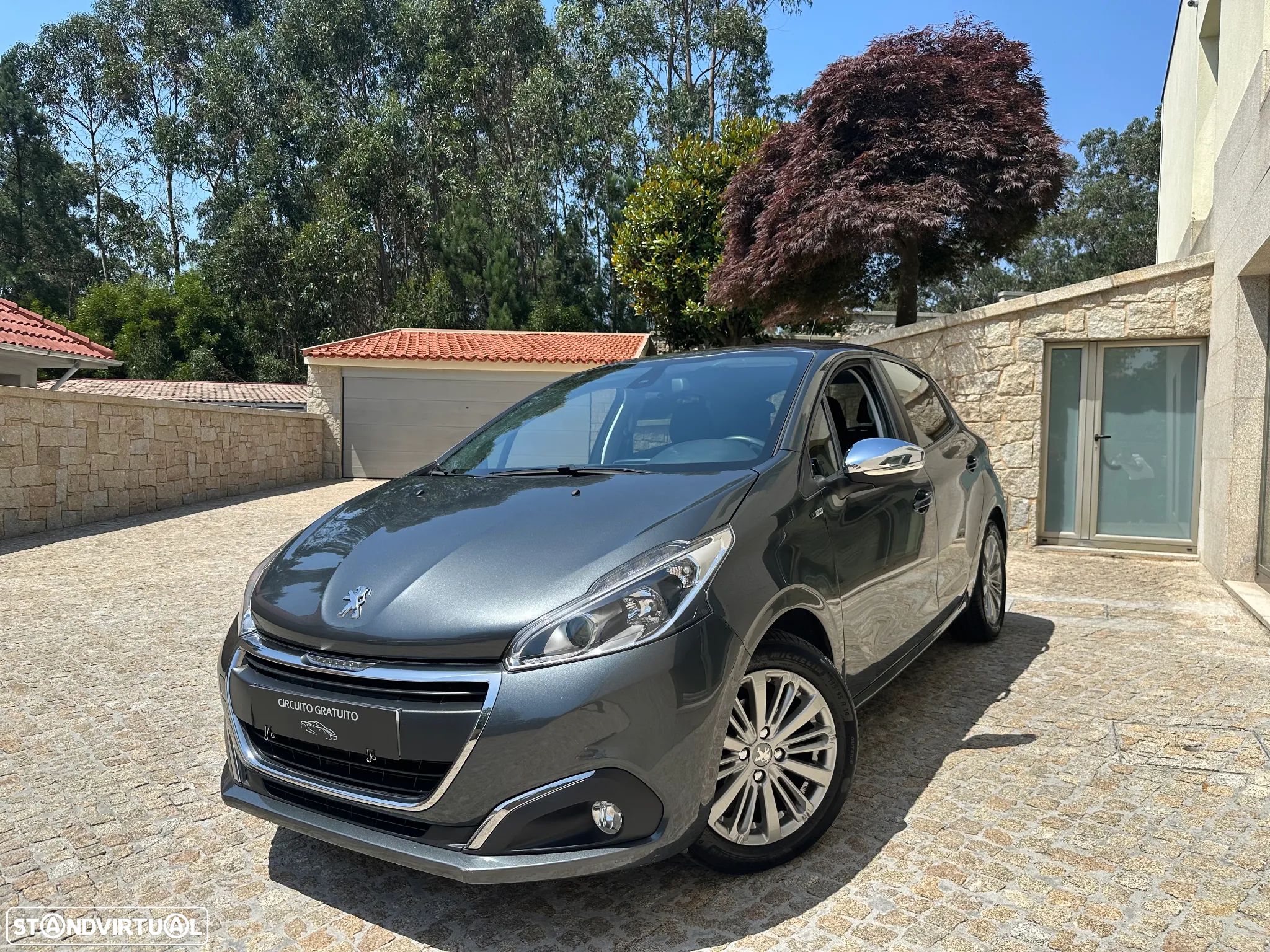 Peugeot 208 1.6 BlueHDi Style - 1