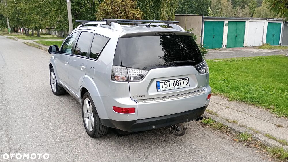 Mitsubishi Outlander - 4