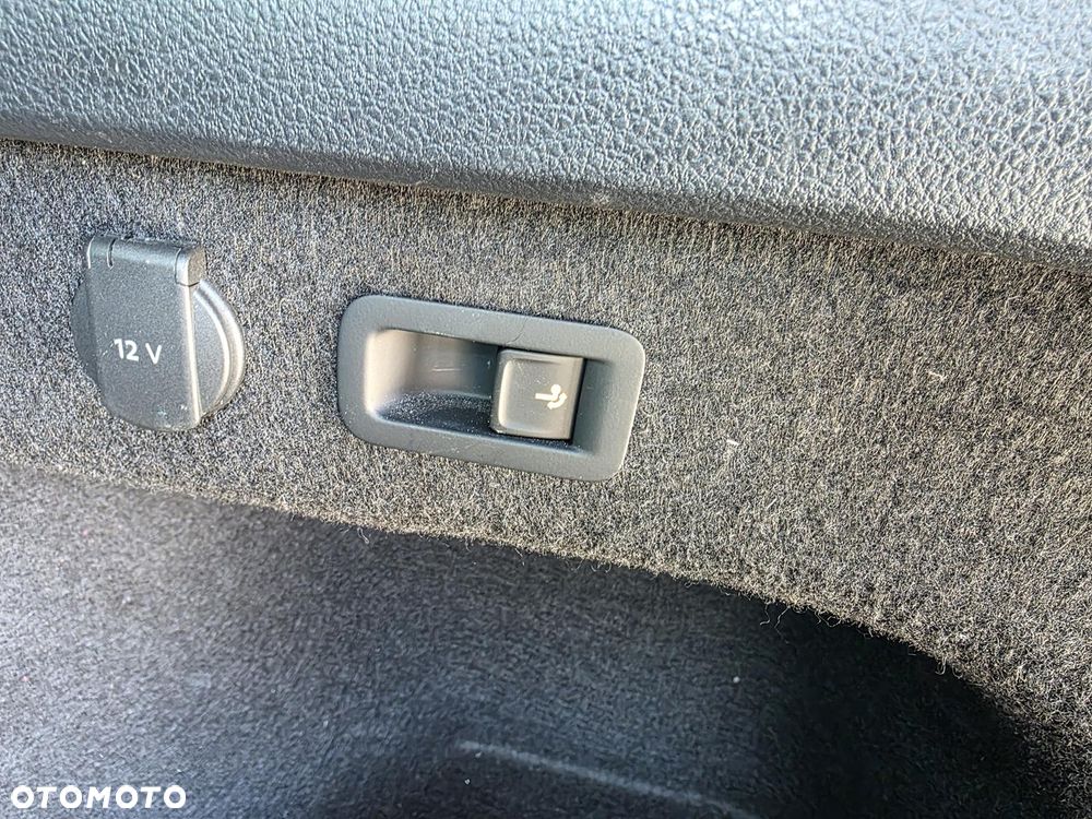 Volkswagen Passat Variant 2.0 TDI SCR DSG Business - 20