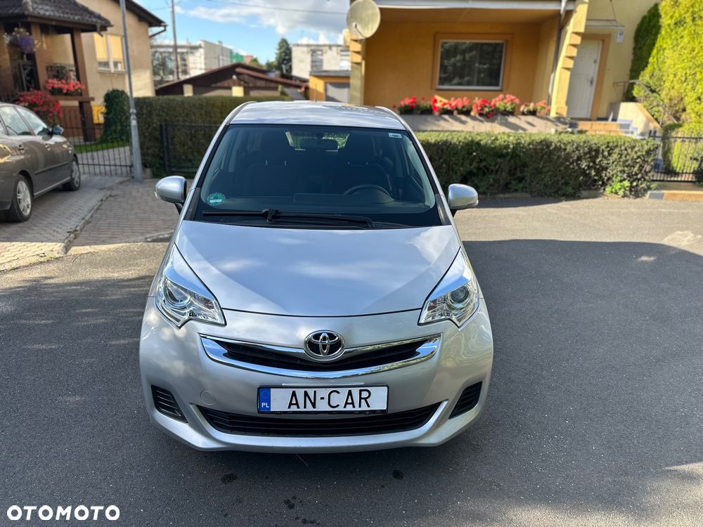 Toyota Verso S - 2