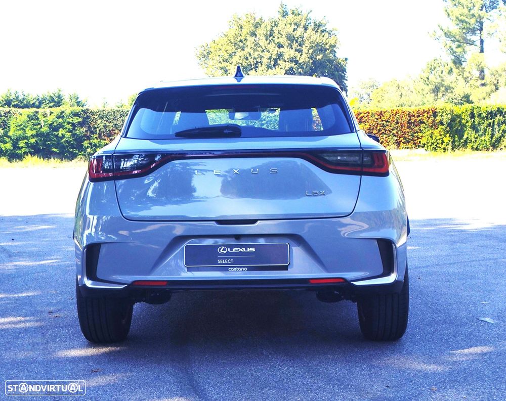 Lexus LBX Elegant - 7