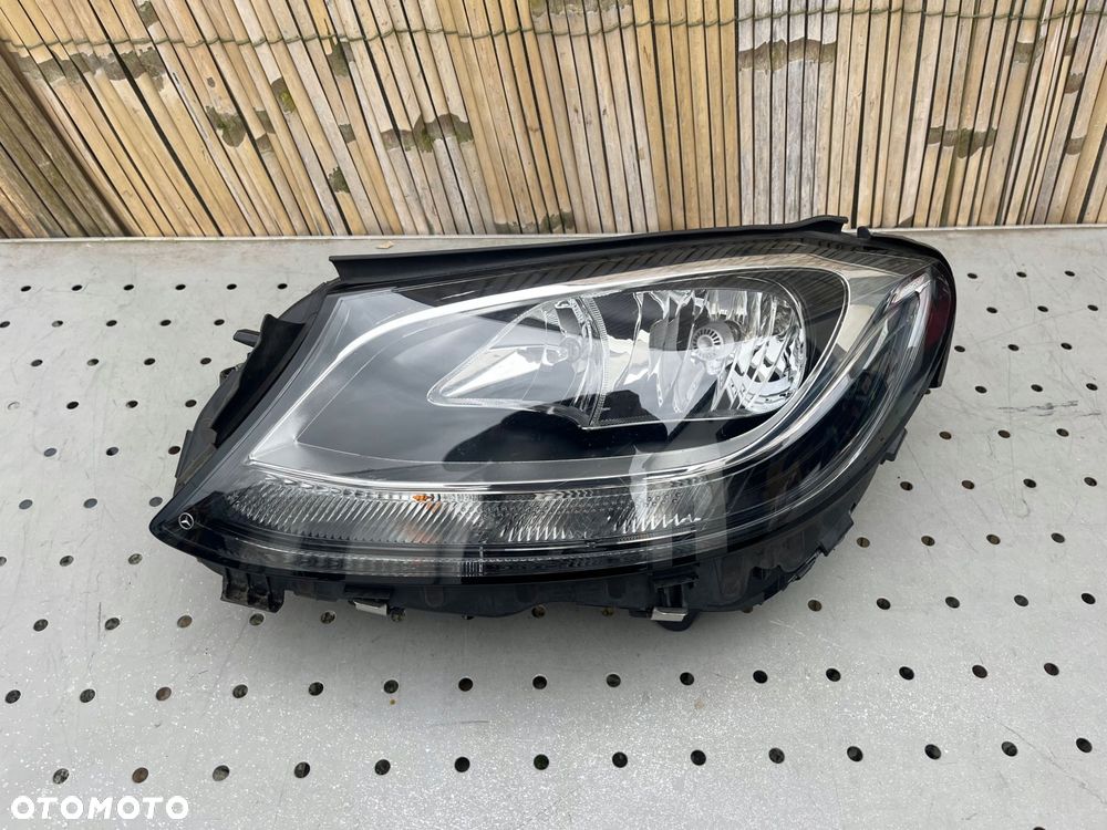 LAMPA LEWA PRZÓD MERCEDES C-KLASA 205 A2059066402 - 1