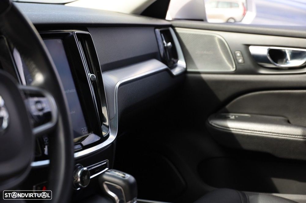 Volvo V60 Cross Country 2.0 D4 Geartronic - 21