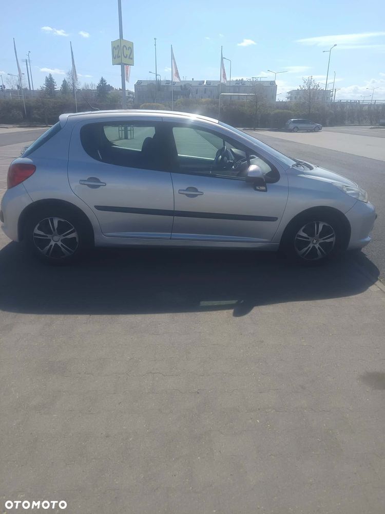 Peugeot 207 - 11