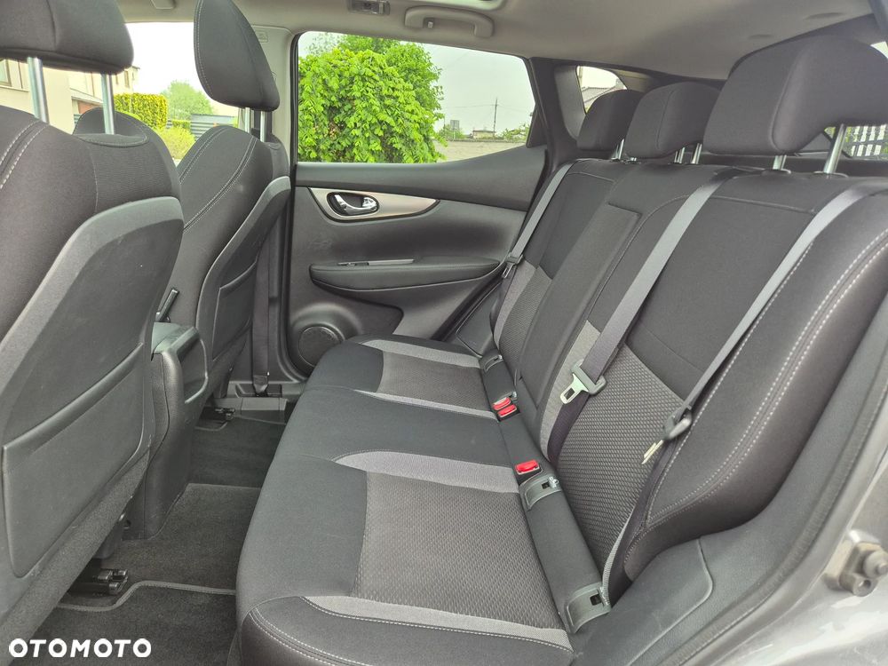 Nissan Qashqai 1.3 DIG-T N-Connecta - 24