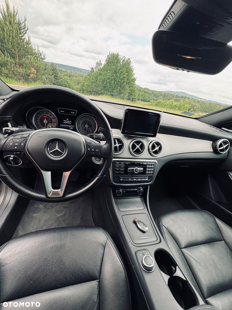 Mercedes-Benz CLA 250 7G-DCT AMG Line - 15