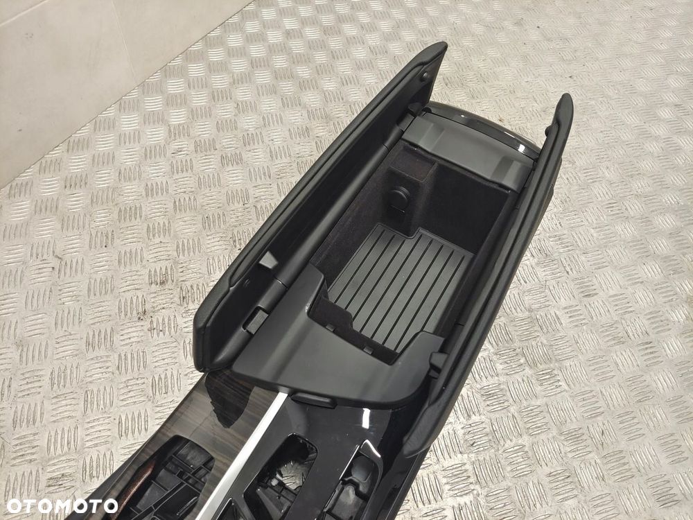 BMW G32 TUNEL PODŁOKIETNIK - 10