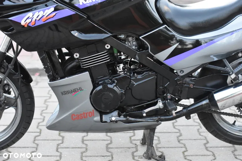 Kawasaki GPZ - 28