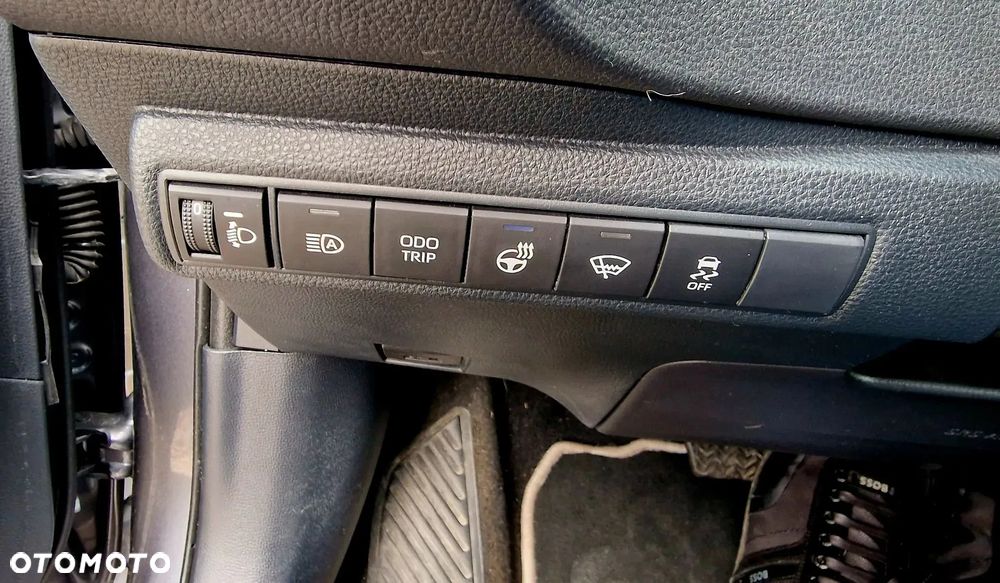 Toyota Corolla 1.8 Business Edition - 26