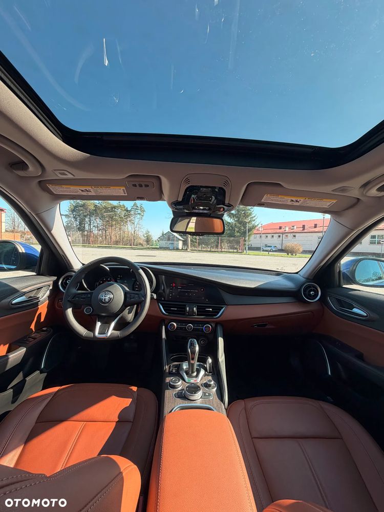 Alfa Romeo Giulia 2.0 Turbo 16V AT8-Q4 Ti - 11