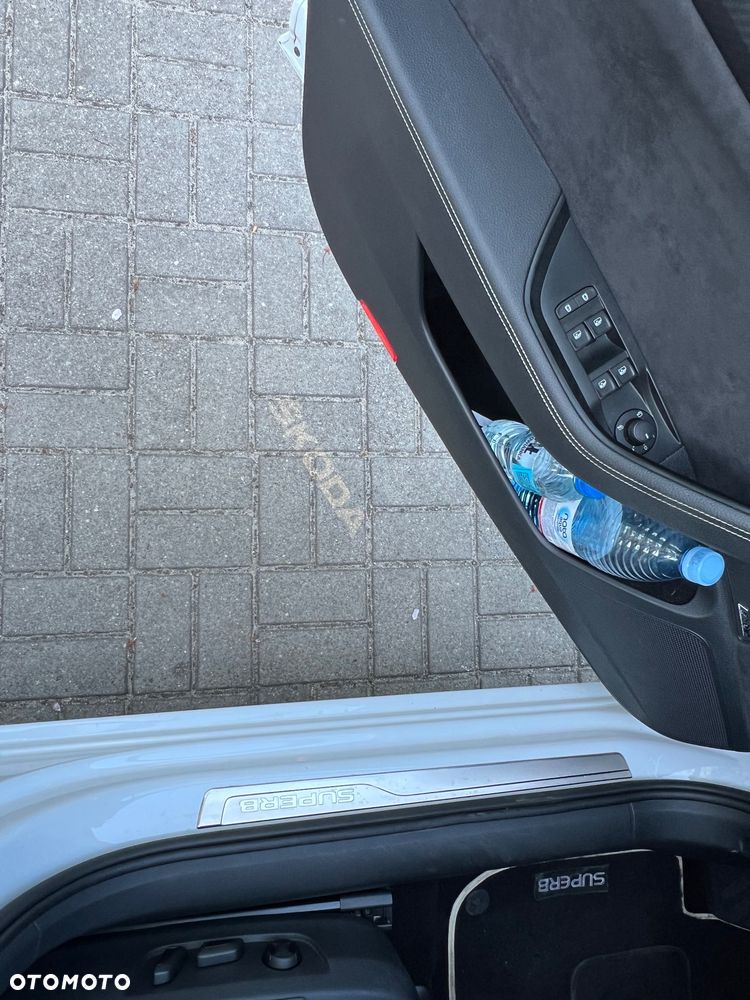 Skoda Superb 2.0 TSI Sportline DSG - 17