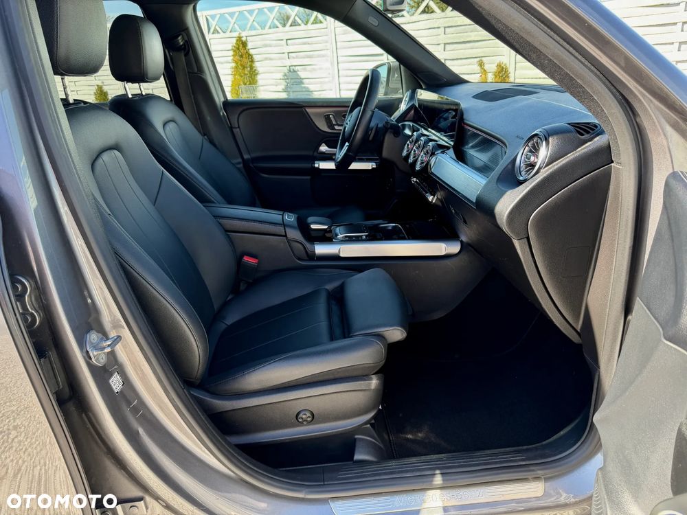 Mercedes-Benz GLB 250 4Matic 8G-DCT - 5