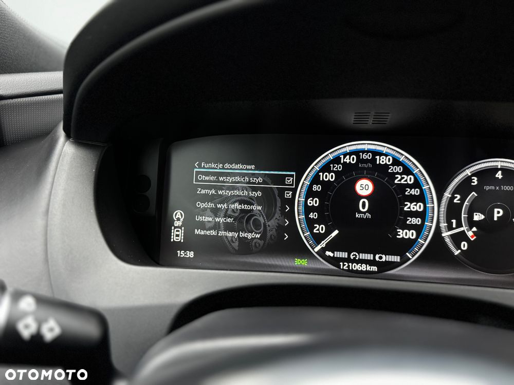 Jaguar XE 2.0 T R-Sport - 28