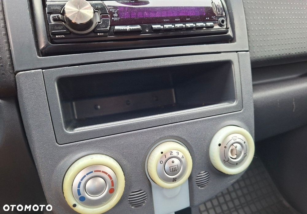 Mitsubishi Colt - 25
